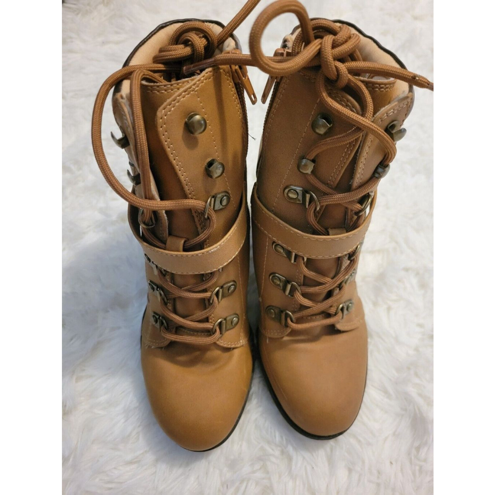 Andiamo Tan Brown High Heel Lace Up & Zipper Boot Size 5 1/2 M. Pre-Owned.